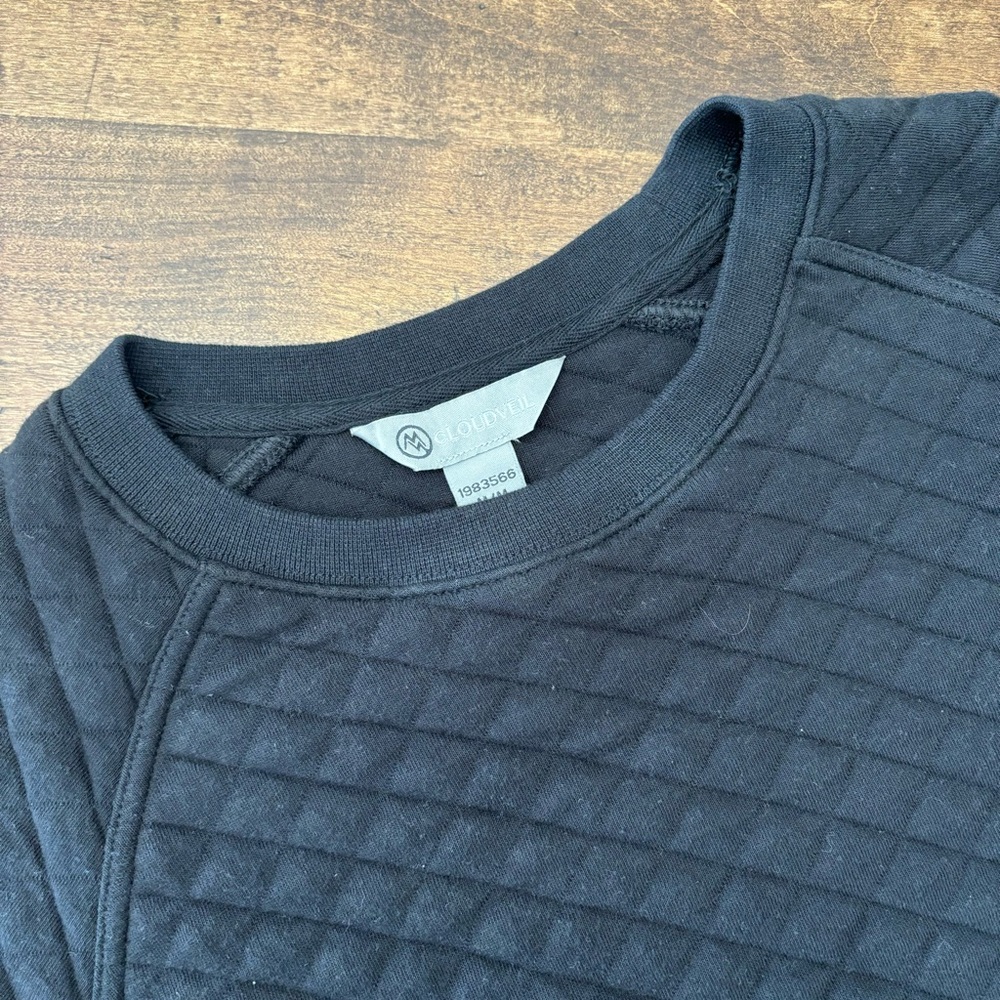 Cloudveil Quilted Black Sweatshirt Crewneck Minimalist Cozy Pullover Size M - Picture 6 of 10